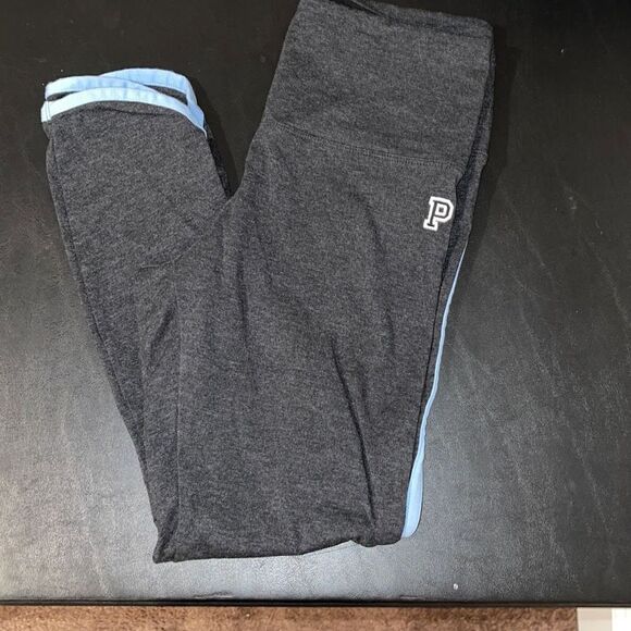 PINK Victoria's Secret Pants - PINK by Victoria’s‎ Secret Yoga Leggings. Size Medium Gray trimmed blue.